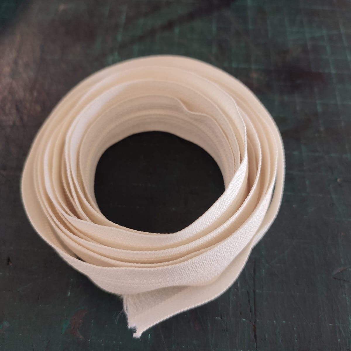 YKK Cream Coil 3m Zip Chain , 2 meters